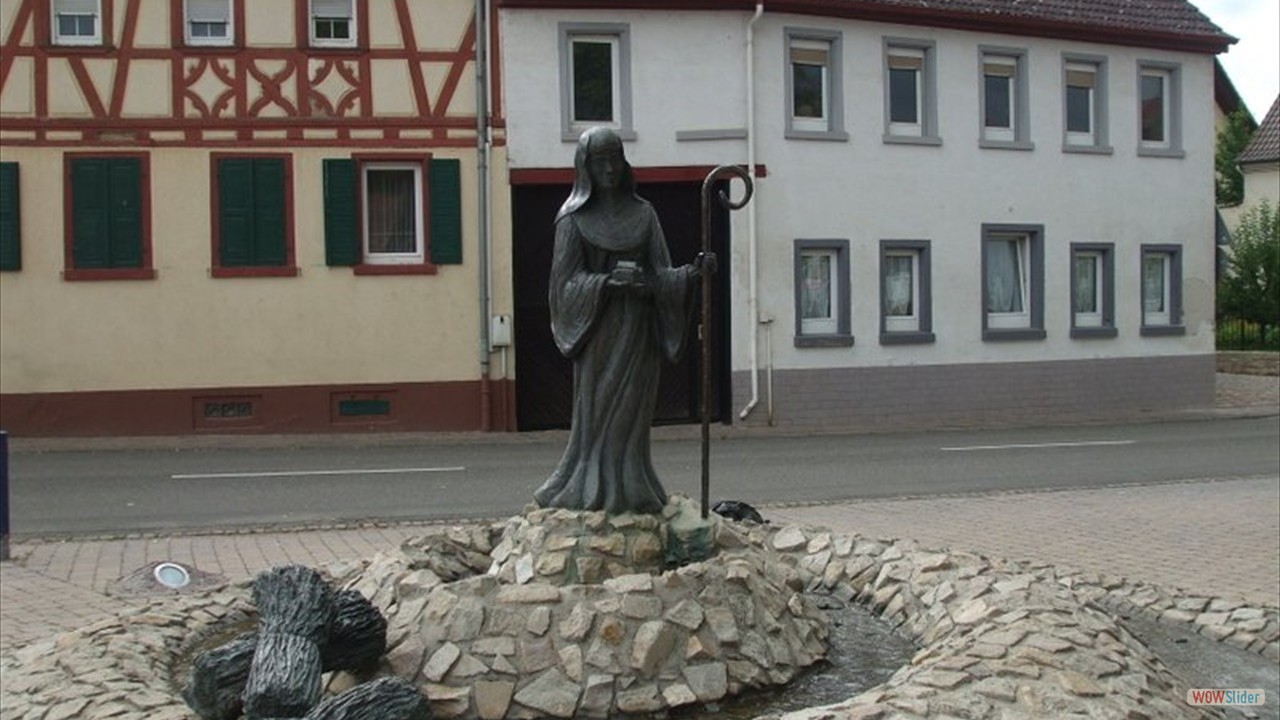 Dorfplatz Lioba 3